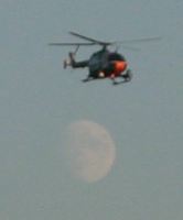 Mond und Hubschrauber
